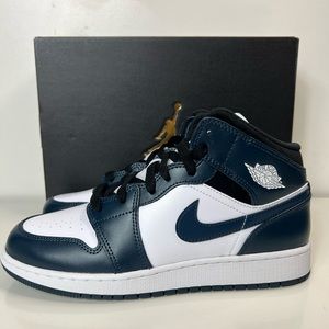 Air Jordan 1 Mid (GS) Armory Navy Size 5.5Y/ Women’s Size 7